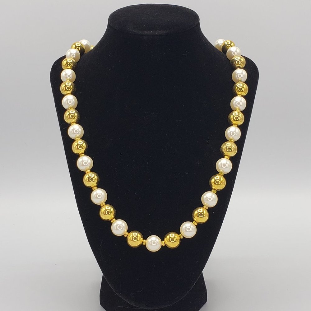 25 Inch Gold/White Colored Pearls Necklace Single